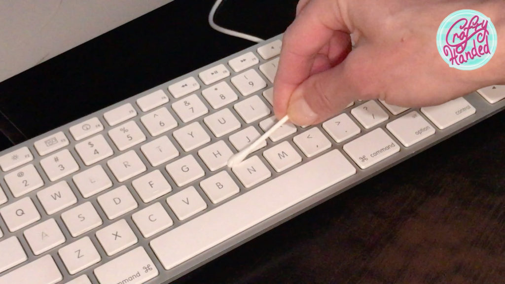 Cleanning the Apple Magic Keyboard